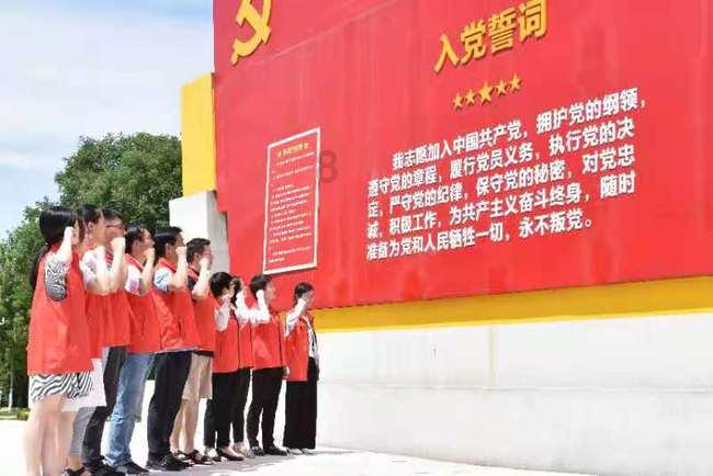 逃离诡异之林